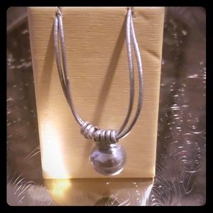 Adjustable gray pearl leather necklace